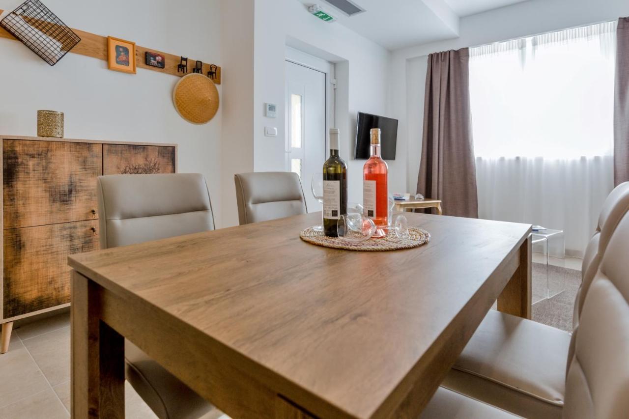 Apartments Ivica Омиш Экстерьер фото