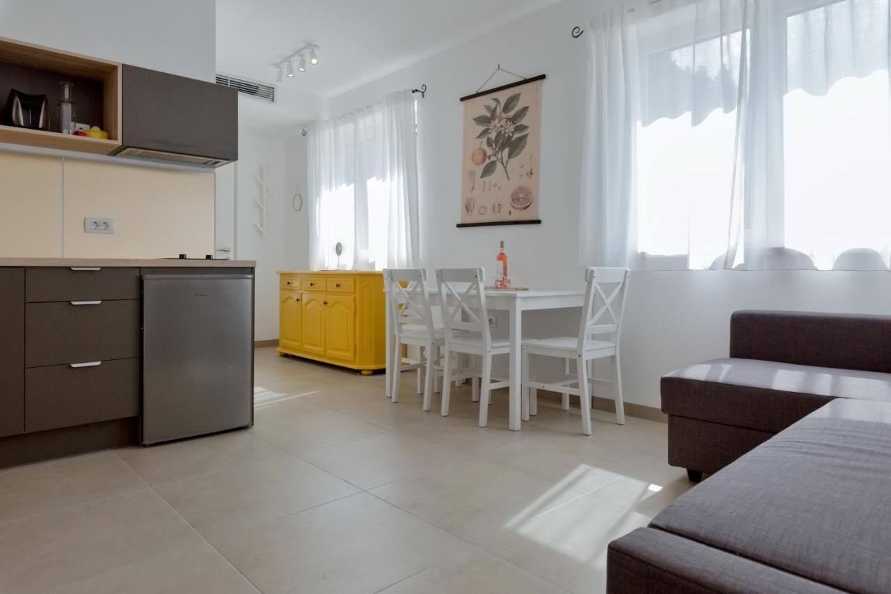 Apartments Ivica Омиш Экстерьер фото
